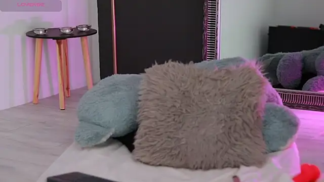 MissLilaa online show from 02/05/25, 12:17