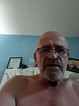 Snapshot of geilerschwanz64 chatting on 01/09/25, 02:43 geilerschwanz64 online show from 01/09/25, 02:43