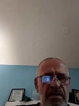 Snapshot of geilerschwanz64 chatting on 01/16/25, 04:28 geilerschwanz64 online show from 01/16/25, 04:28