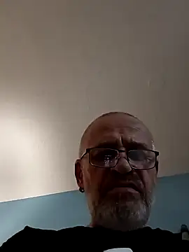 Snapshot of geilerschwanz64 chatting on 01/18/25, 04:15 geilerschwanz64 online show from 01/18/25, 04:15