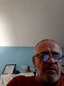 Snapshot of geilerschwanz64 chatting on 01/25/25, 02:04 geilerschwanz64 online show from 01/25/25, 02:04