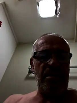 Snapshot of geilerschwanz64 chatting on 01/27/25, 03:26 geilerschwanz64 online show from 01/27/25, 03:26