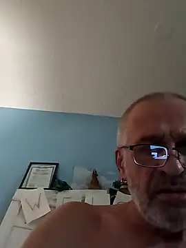 Snapshot of geilerschwanz64 chatting on 01/29/25, 11:25 geilerschwanz64 online show from 01/29/25, 11:25