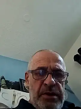 Snapshot of geilerschwanz64 chatting on 02/02/25, 09:51 geilerschwanz64 online show from 02/02/25, 09:51