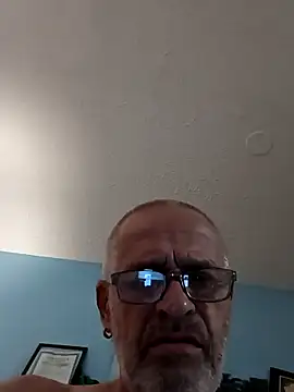 Snapshot of geilerschwanz64 chatting on 02/08/25, 02:27 geilerschwanz64 online show from 02/08/25, 02:27