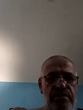 Snapshot of geilerschwanz64 chatting on 02/12/25, 08:18 geilerschwanz64 online show from 02/12/25, 08:18