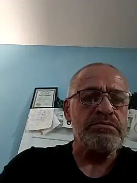 Snapshot of geilerschwanz64 chatting on 03/07/25, 10:35 geilerschwanz64 online show from 03/07/25, 10:35