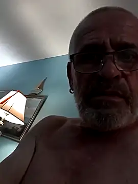 Snapshot of geilerschwanz64 chatting on 03/10/25, 03:45 geilerschwanz64 online show from 03/10/25, 03:45