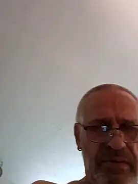 Snapshot of geilerschwanz64 chatting on 03/18/25, 03:53 geilerschwanz64 online show from 03/18/25, 03:53