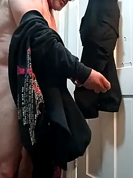 Snapshot of geilerschwanz64 chatting on 03/20/25, 03:02 geilerschwanz64 online show from 03/20/25, 03:02