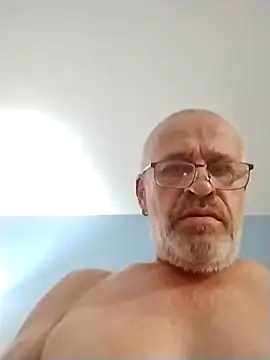 Snapshot of geilerschwanz64 chatting on 09/29/25, 11:31 geilerschwanz64 online show from 09/29/25, 11:31