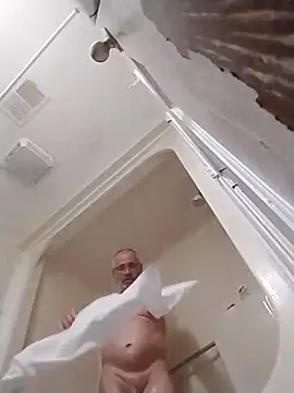 Snapshot of geilerschwanz64 chatting on 10/01/25, 04:57 geilerschwanz64 online show from 10/01/25, 04:57