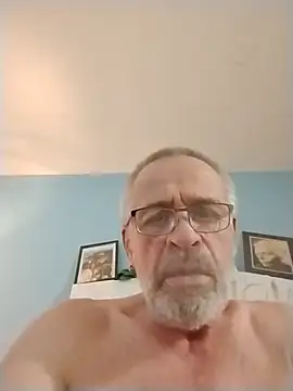 Snapshot of geilerschwanz64 chatting on 12/19/25, 03:52 geilerschwanz64 online show from 12/19/25, 03:52