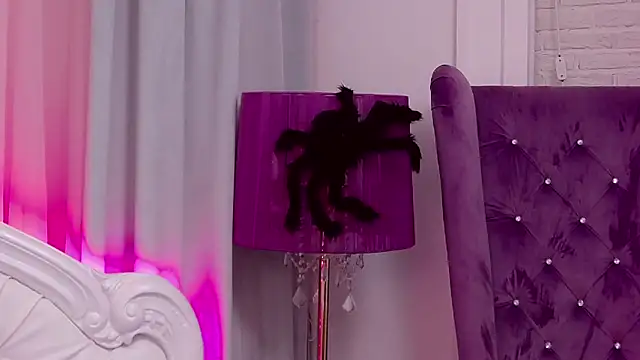 Snapshot of JiaLiss chatting on 10/18/25, 03:20 JiaLiss online show from 10/18/25, 03:20