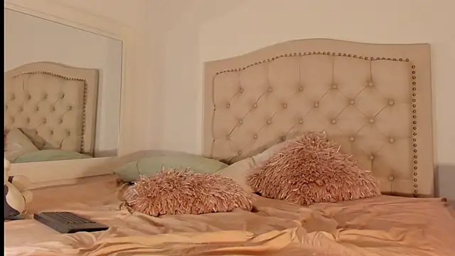 Scarlett grand online show from 02/04/25, 05:42