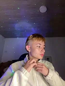 nico 18x online show from 01/28/25, 02:11