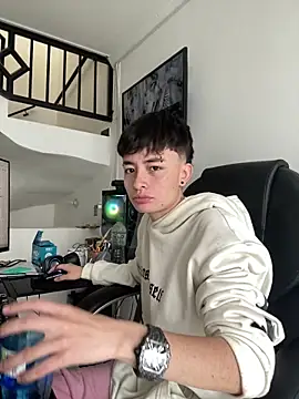 nico 18x online show from 12/04/25, 01:53