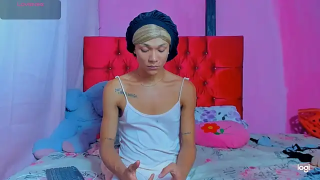 Snapshot of StassieBell chatting on 03/19/26, 12:25 StassieBell online show from 03/19/26, 12:25