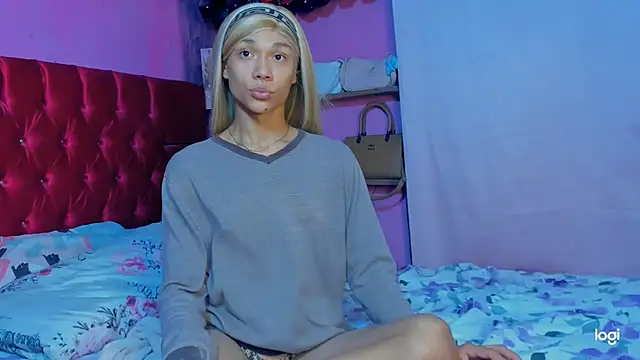 Snapshot of StassieBell chatting on 04/19/26, 06:56 StassieBell online show from 04/19/26, 06:56