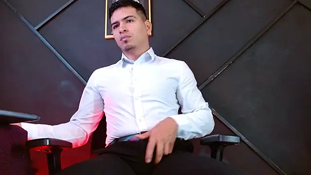 Snapshot of Adrian_Mill3r chatting on 03/10/25, 04:57 Adrian Mill3r online show from 03/10/25, 04:57