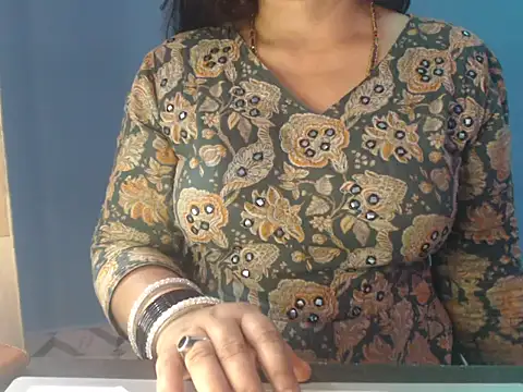 Snapshot of Jannat_ji chatting on 06/06/26, 12:43 Jannat ji online show from 06/06/26, 12:43