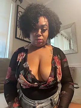 Snapshot of camiliaskye chatting on 09/18/25, 03:14 camiliaskye online show from 09/18/25, 03:14