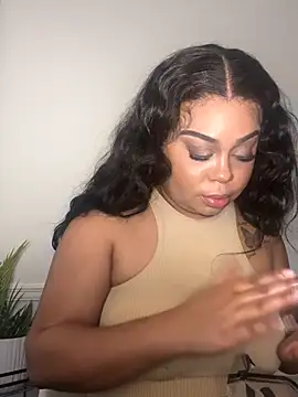 Snapshot of camiliaskye chatting on 12/14/25, 05:24 camiliaskye online show from 12/14/25, 05:24