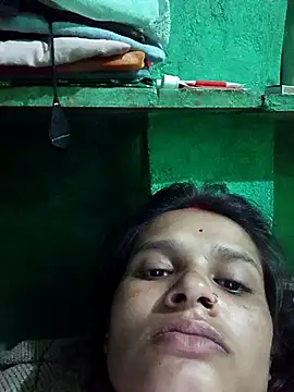 Hoty girl 143 online show from 12/18/25, 02:06