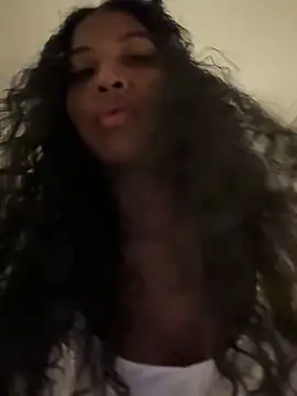 Snapshot of IamCrystal2 chatting on 12/15/24, 05:10 IamCrystal2 online show from 12/15/24, 05:10