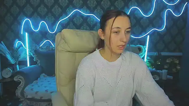 Roxy Rayy online show from 10/19/25, 01:34