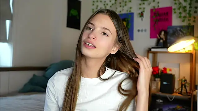 Snapshot of EvaLung777 chatting on 04/15/26, 08:43 EvaLung777 online show from 04/15/26, 08:43