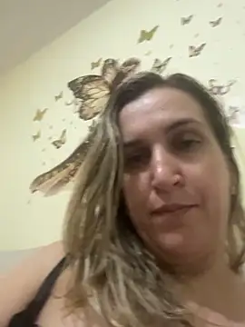 Snapshot of Bia_sexynovaes chatting on 05/25/26, 12:16 Bia sexynovaes online show from 05/25/26, 12:16