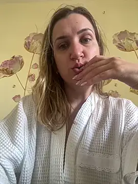Snapshot of Bia_sexynovaes chatting on 06/05/26, 01:06 Bia sexynovaes online show from 06/05/26, 01:06