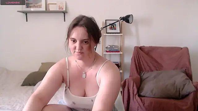Snapshot of Lella_Ryann_ chatting on 07/18/26, 09:46 Lella Ryann online show from 07/18/26, 09:46