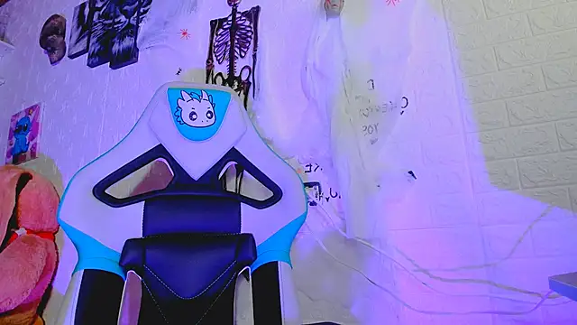 missycanoo online show from 10/14/25, 01:17