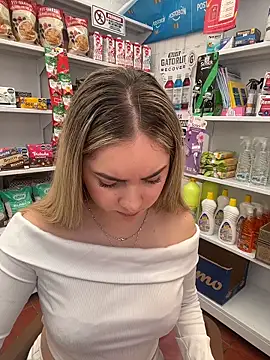 imlindapink online show from 02/04/26, 04:24