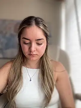 imlindapink online show from 02/08/26, 06:00