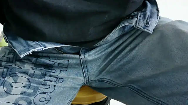 Snapshot of XiaoGuoGuo284512 chatting on 01/23/25, 06:49 XiaoGuoGuo284512 online show from 01/23/25, 06:49