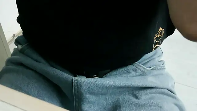 Snapshot of XiaoGuoGuo284512 chatting on 02/28/26, 02:12 XiaoGuoGuo284512 online show from 02/28/26, 02:12