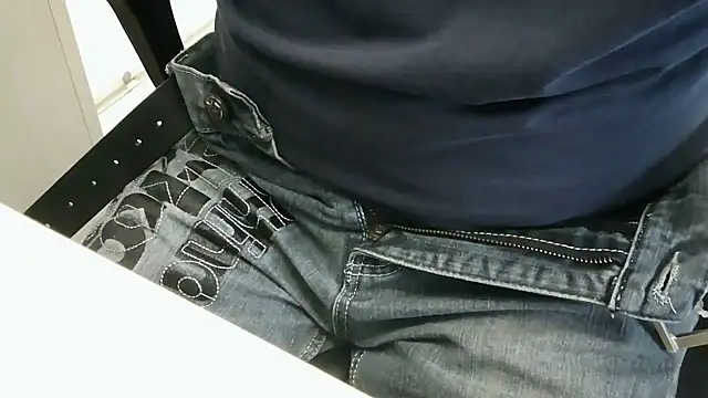 Snapshot of XiaoGuoGuo284512 chatting on 04/29/26, 02:26 XiaoGuoGuo284512 online show from 04/29/26, 02:26