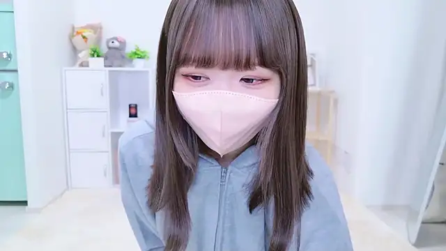 Snapshot of 328_mitsuha chatting on 10/18/25, 12:17 328 mitsuha online show from 10/18/25, 12:17