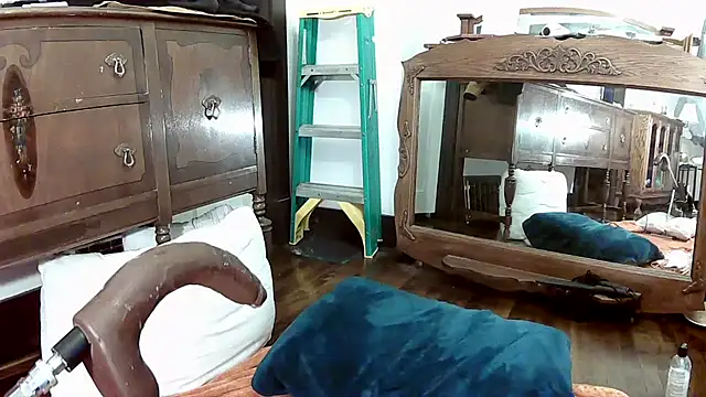 MaxJr8008 online show from 02/15/26, 07:51