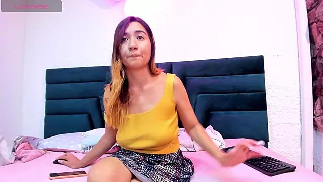 LisaWhite  online show from 12/01/24, 09:15