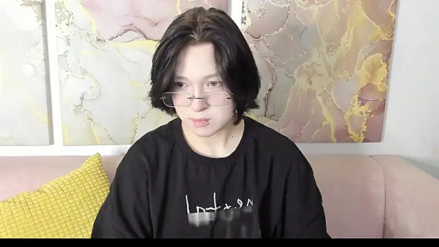 Snapshot of fiamoory chatting on 03/10/26, 01:21 fiamoory online show from 03/10/26, 01:21