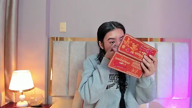 LaraGoldd online show from 02/07/26, 12:36