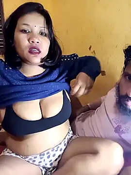 Snapshot of Radhikadavi879 chatting on 01/11/25, 05:07 Radhikadavi879 online show from 01/11/25, 05:07