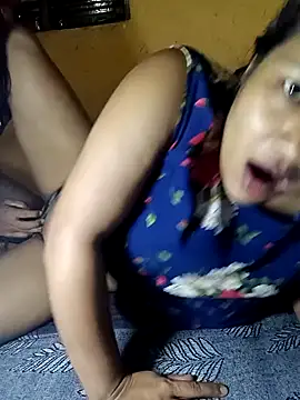 Snapshot of Radhikadavi879 chatting on 01/15/25, 06:40 Radhikadavi879 online show from 01/15/25, 06:40