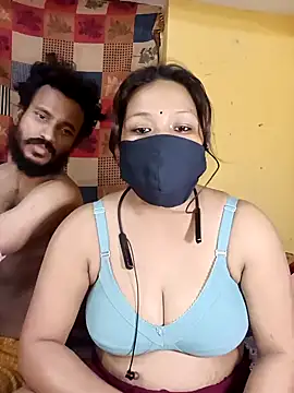 Snapshot of Radhikadavi879 chatting on 01/24/25, 04:39 Radhikadavi879 online show from 01/24/25, 04:39