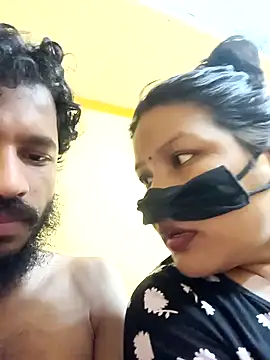 Snapshot of Radhikadavi879 chatting on 02/02/25, 06:20 Radhikadavi879 online show from 02/02/25, 06:20