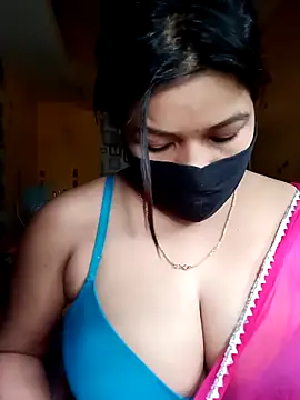 Snapshot of Radhikadavi879 chatting on 09/26/25, 06:28 Radhikadavi879 online show from 09/26/25, 06:28